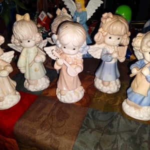 Vintage collectable prescious moments figurines